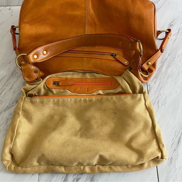 Tod’s hobo style purse all leather camel color - Picture 10 of 16